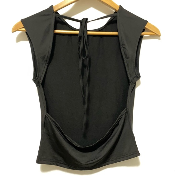 TRENDY Backless top - Small - Picture 2 of 2